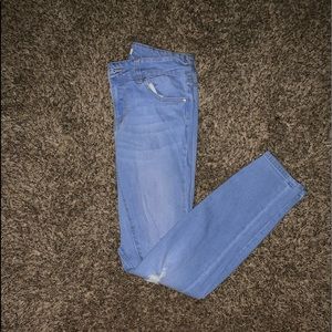 Light denim distressed jeans